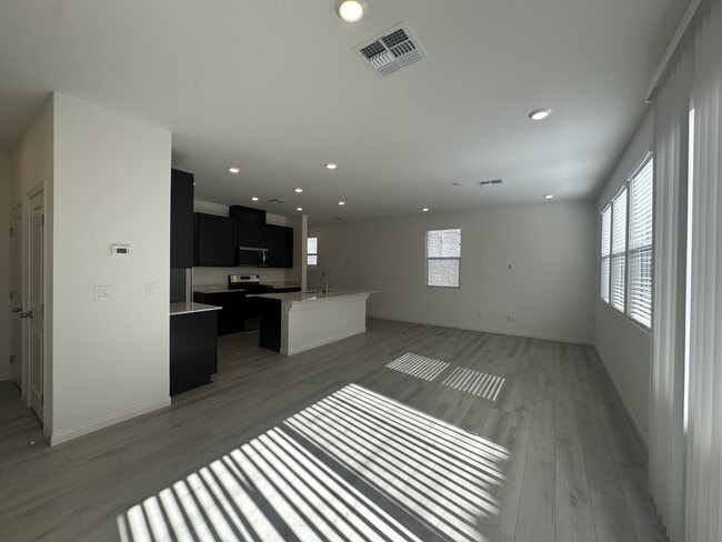 Building Photo - 9125 Rivington Ave