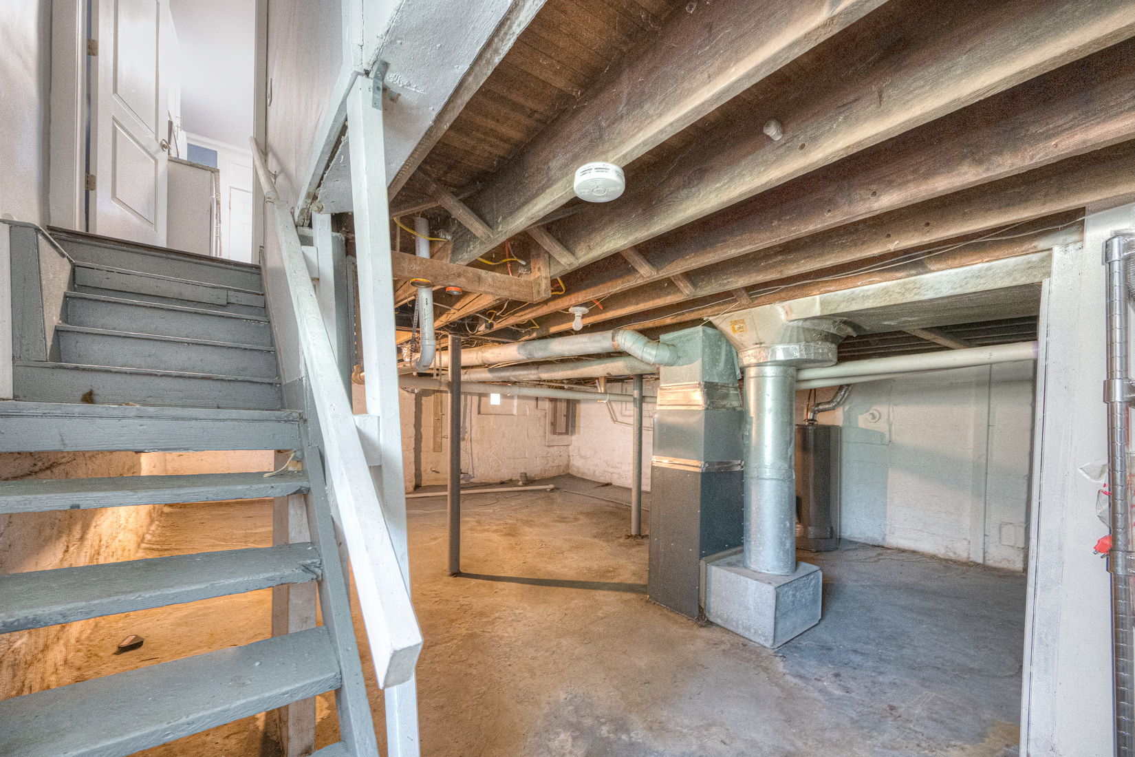 Building Photo - 906 S Champion Ave