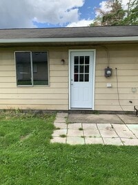 Building Photo - 162 Bernower Ave SW