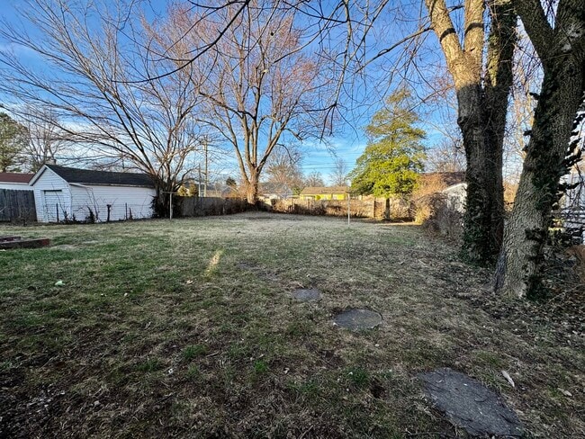 Building Photo - 479 Stratford Dr