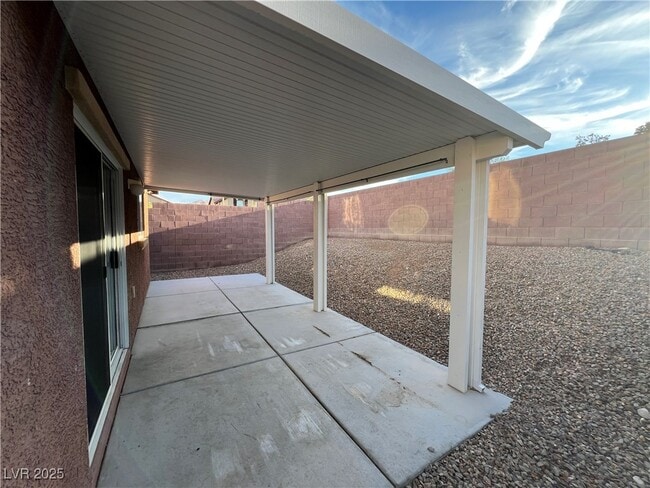 Building Photo - 9991 Pimera Alta St