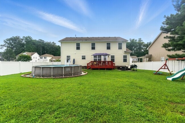 Building Photo - 5900 Montpelier Dr