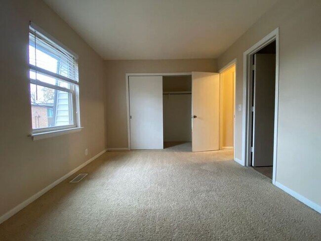 Building Photo - Half Off 1st Month - Large 2 Bed 2.5 Bath Apt in Green Hills - Vandy Belmont Lipscomb!