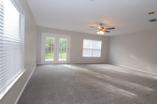 Building Photo - 10316 Garbacz Dr