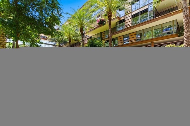 Building Photo - 7137 E Rancho Vista Dr