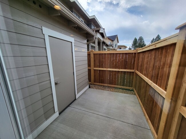 Building Photo - 61570 SE Lucia St