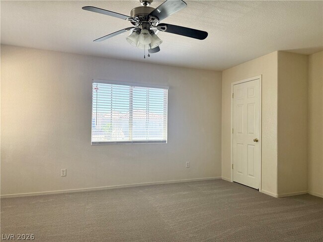 Building Photo - 7512 Jacaranda Leaf St