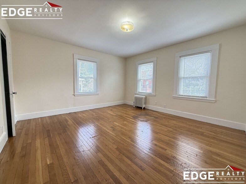 Building Photo - 28 A Cherry St