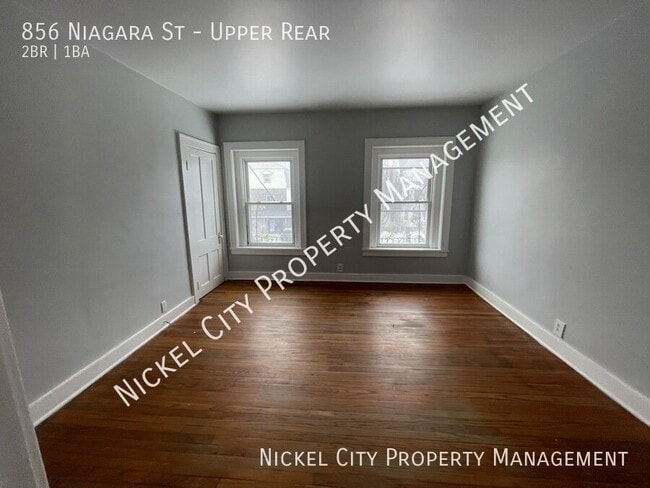Building Photo - 856 Niagara St