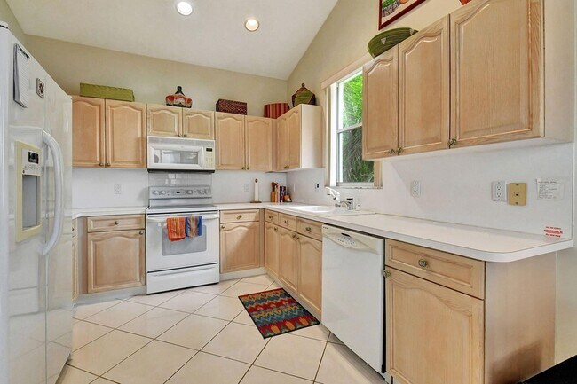 Building Photo - 2489 NW 66th Dr