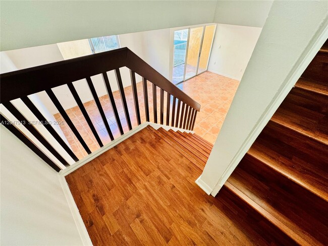 Building Photo - 6245 SW Kendale Lakes Cir