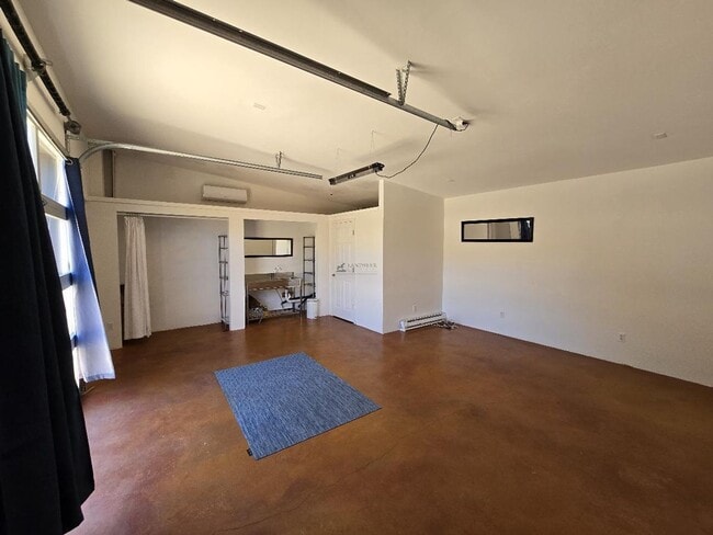 Building Photo - 2203 Vela St