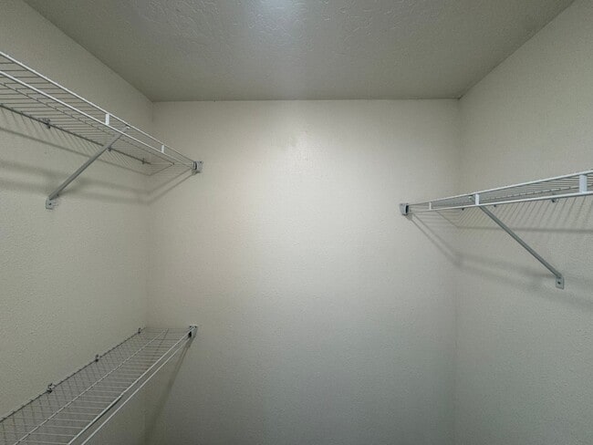 Building Photo - 3125 S Apple St