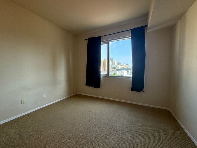 Building Photo - Downtown Condo in the Heart of San Diego!