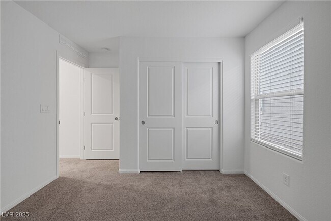 Building Photo - 9546 Wayfarer Seek Ct