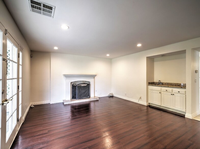 Building Photo - 912 Brightstone Ct