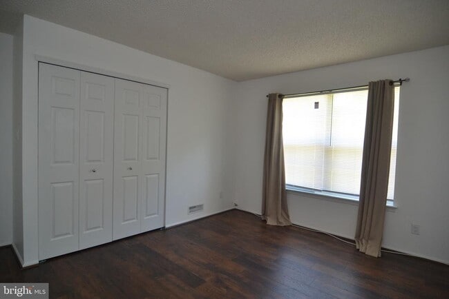 Building Photo - 4004 Adelaide Dr