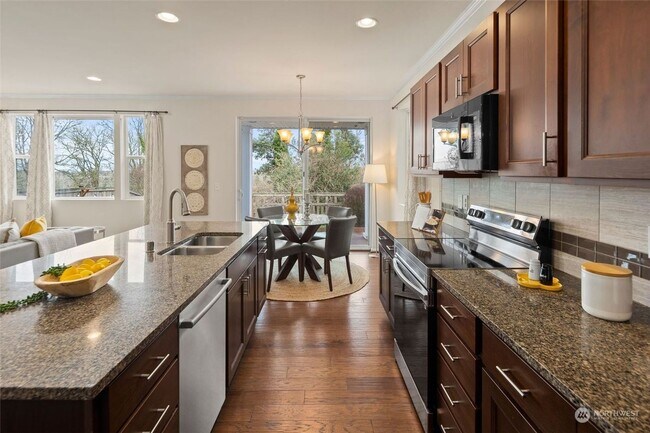 Building Photo - Immaculate Home in the Heart of High Point...