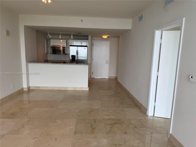 Building Photo - 601 NE 36th St