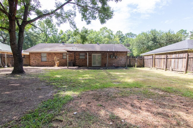 Building Photo - 7817 Walnut Dr
