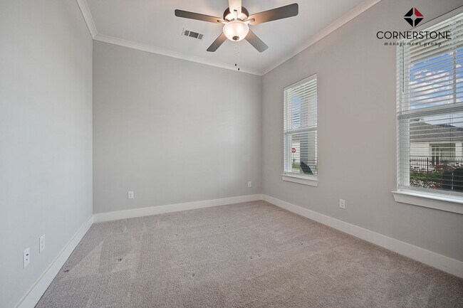 Building Photo - 4 Bedroom in a Gated Community