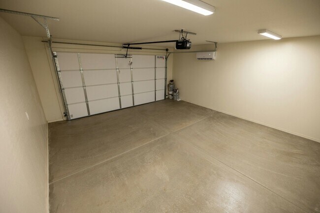 Building Photo - 266 Halli Jo Loop