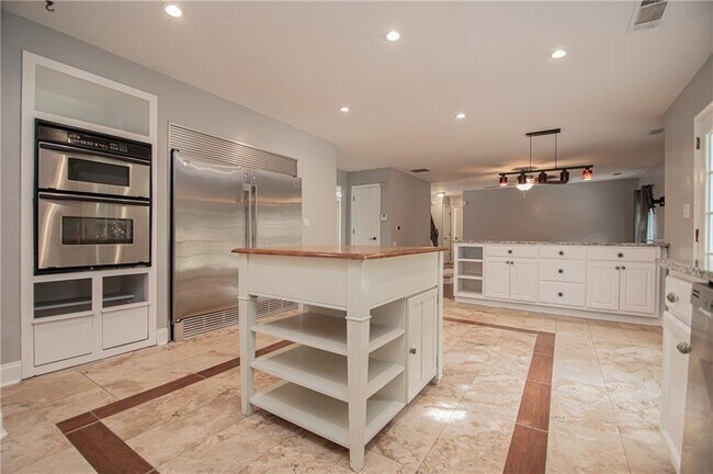 Building Photo - 1790 Tuftstown Ct