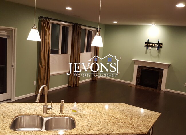 Building Photo - Coming Soon! Gorgeous 4BD Home in the Heart of Issaquah Highlands