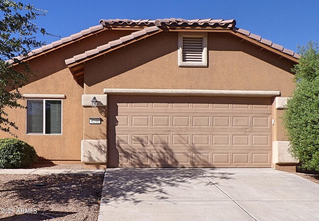 Primary Photo - 4246 Kings Canyon Way