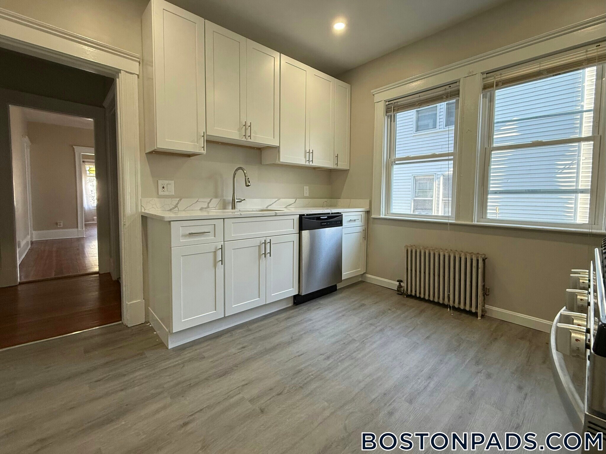 Building Photo - 45 Warner St