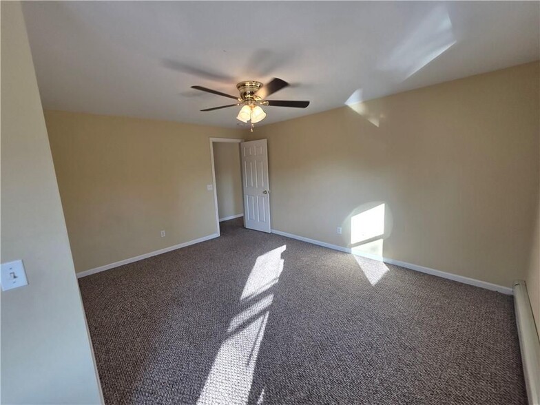 Building Photo - 2226 Cranston St