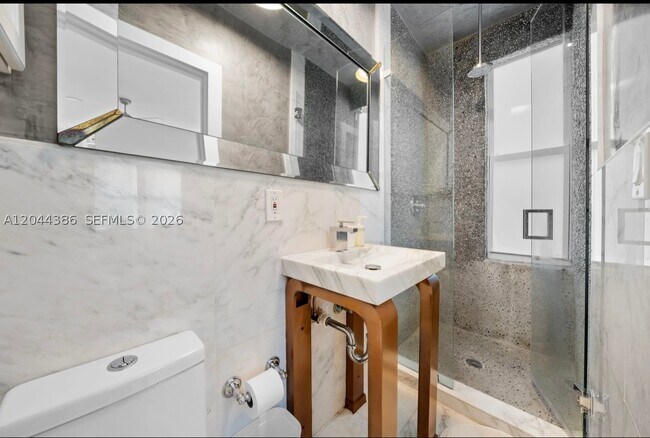 Building Photo - 739 2nd St