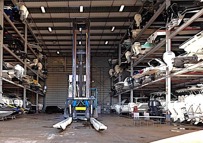 Building Photo - 400 Sunny Isles Blvd