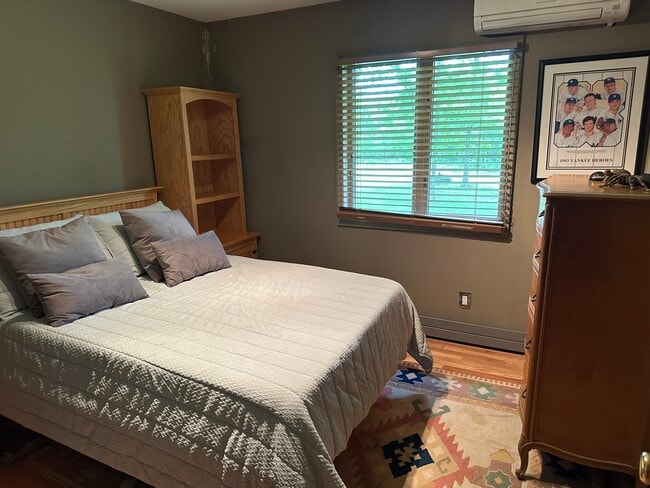 Building Photo - 16 Gibbons Ln