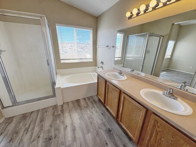 Building Photo - 1131 Pacaya Dr NW