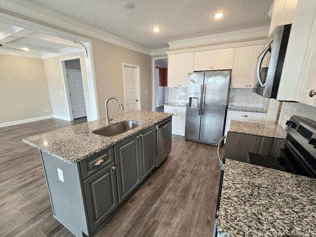 Building Photo - 733 Courtland Ln