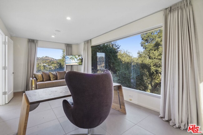 Building Photo - 9716 Oak Pass Rd