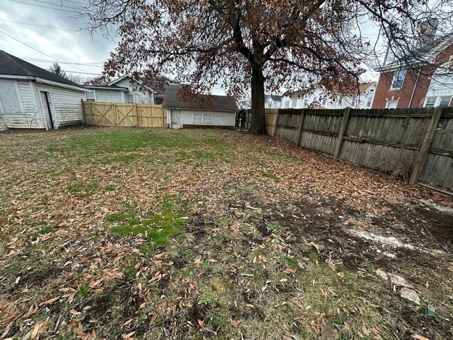 Building Photo - BEAUTIFUL RENOVATED NEW 4 BEDROOM 2 BATH HOUSE QUIET NEIGHBORHOOD