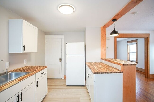 Building Photo - 42 Montgomery St