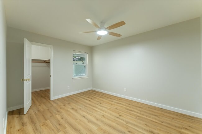 Building Photo - 6119 S Braeswood Blvd