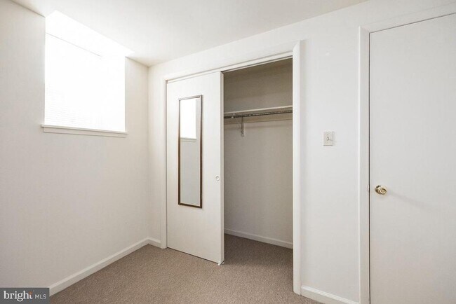 Building Photo - 3183 Main St.