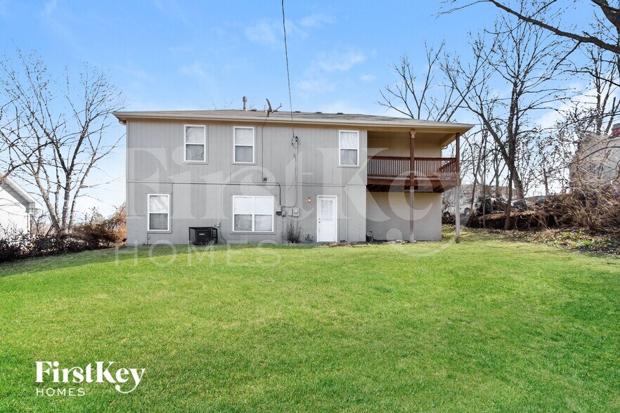 Building Photo - 410 N Titus Ave