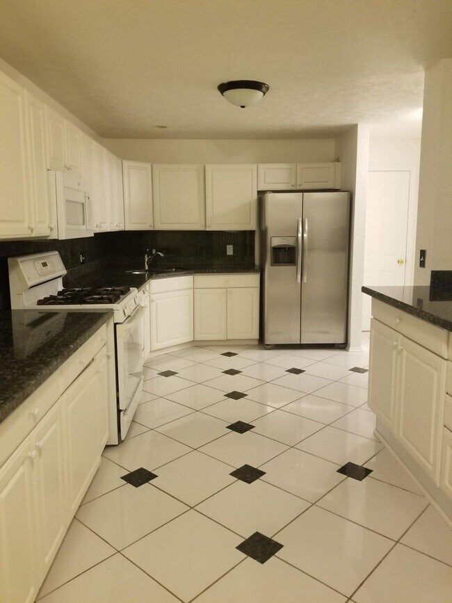 Building Photo - 3520 Meadow grove Trail Beautiful 2 Bedroo...