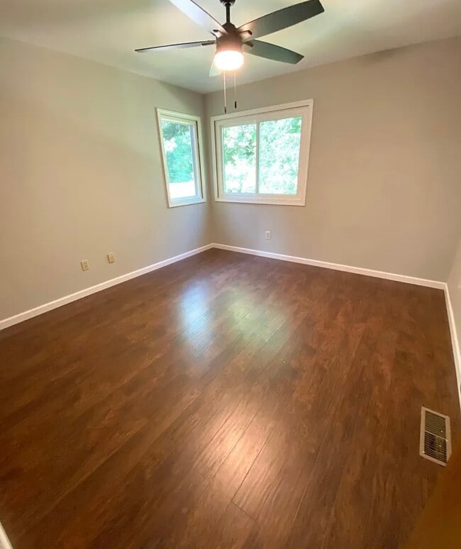 Building Photo - 3101 E Stoll Rd