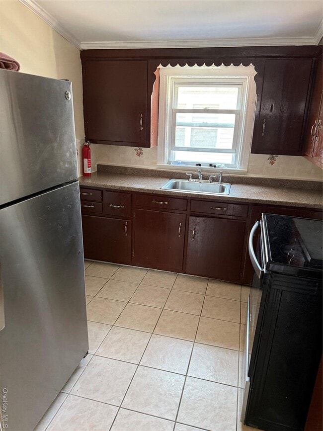 Building Photo - 169-45 144th Rd