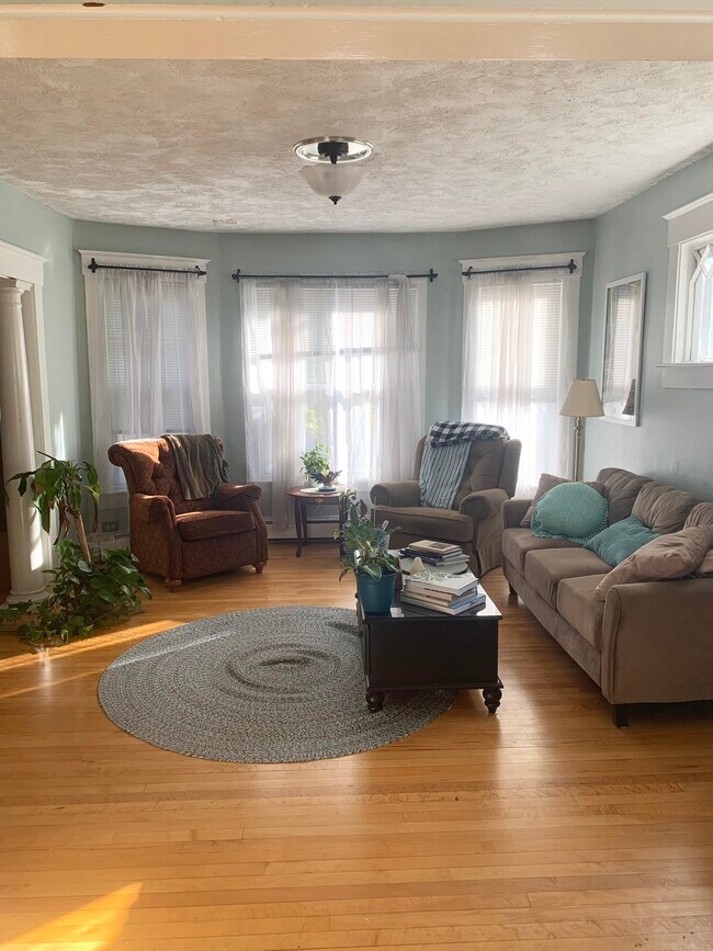 Building Photo - 434 Walnut St