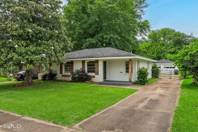 Building Photo - Check Out this 3 bed 2 bath