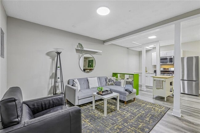 Building Photo - 3898 Skidmore Dr