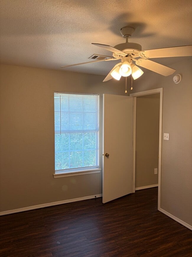 Building Photo - 1125 Grinnel Cir