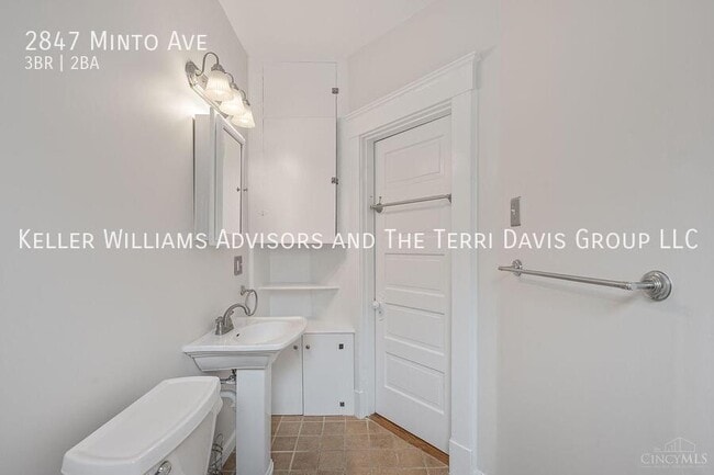 Building Photo - 2847 Minto Ave